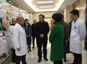 市卫健委主任饶如锋来我院进行“三服务”走访调研
