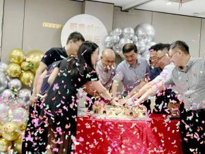 【湖州第四医院庆祝医师节晚会热闹非凡】小品、合唱、独奏……你绝对不能错过的视听盛宴！
