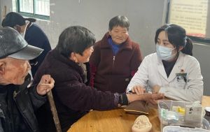 践行雷锋精神，义诊传递温暖——吴兴区中西医结合医院3.5学雷锋义诊活动
